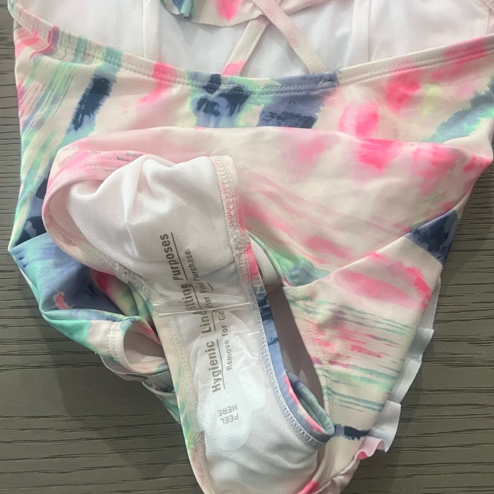 Colorful Ruffled One-Piece Swimsuit - Picture 2 of 6